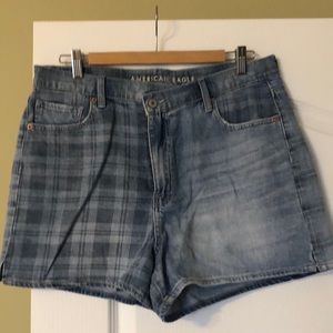 NWOT size large American Eagle high rise mom shorts